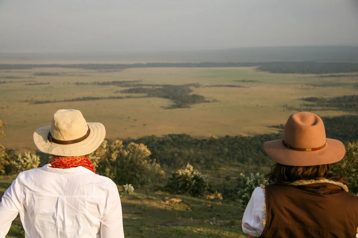 travelvers in masai mara